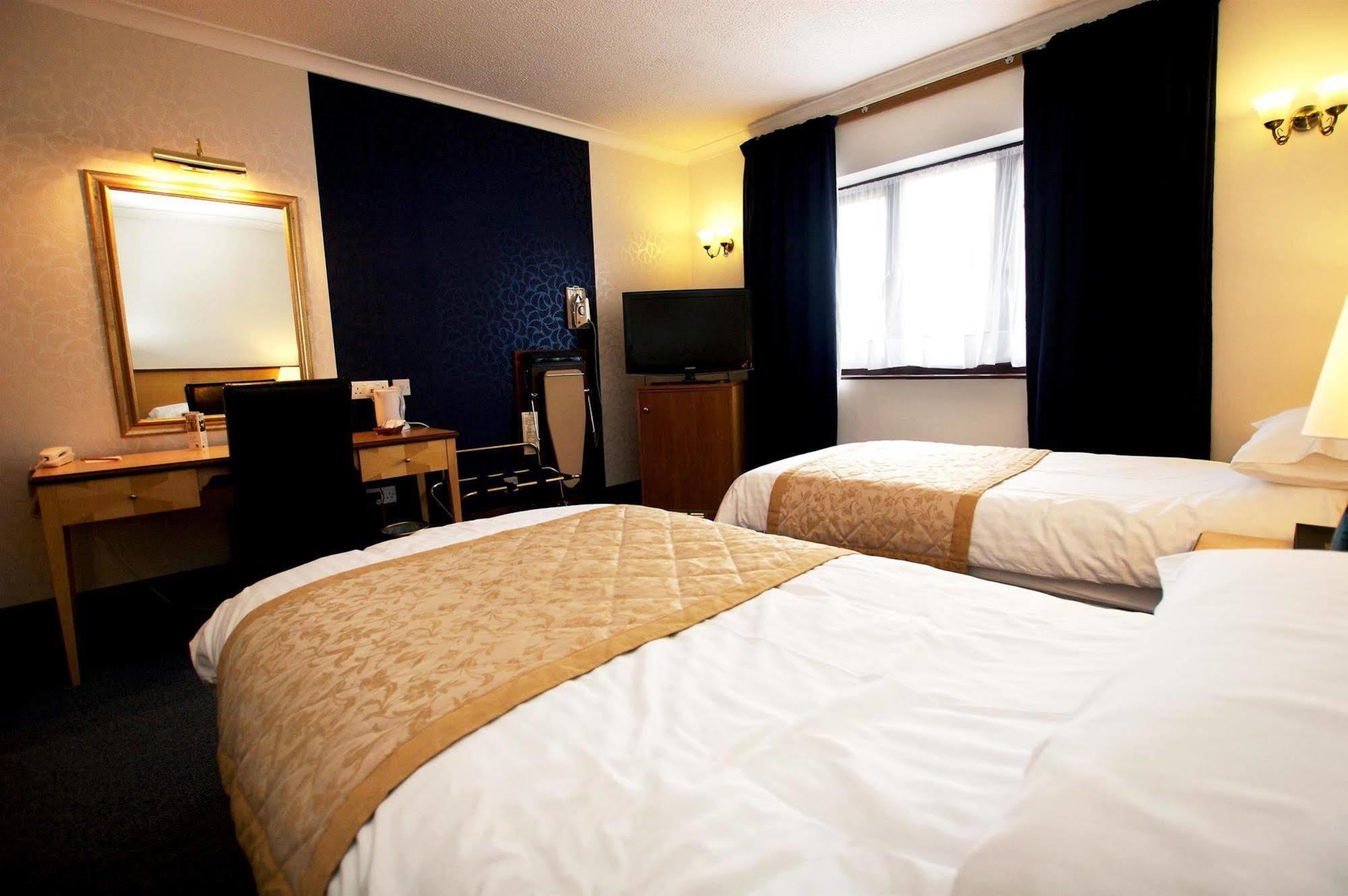 Best Western Compass Inn Tormarton Phòng bức ảnh