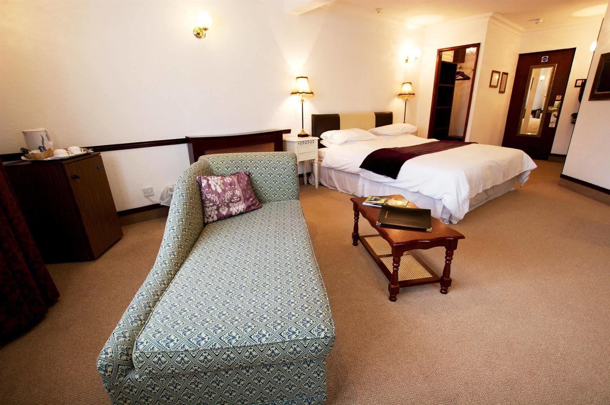 Best Western Compass Inn Tormarton Phòng bức ảnh